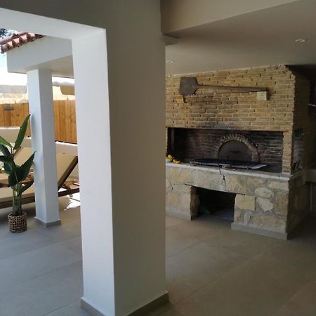 Kato Yerakarion Galadriel Villa With Private Pool & Jacuzzi מראה חיצוני תמונה