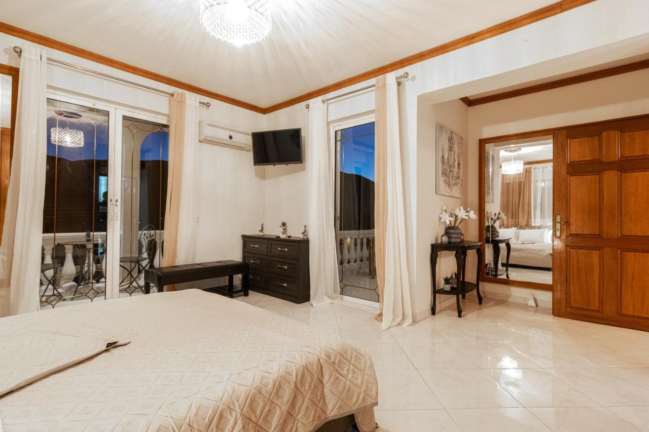Kato Yerakarion Galadriel Villa With Private Pool & Jacuzzi מראה חיצוני תמונה