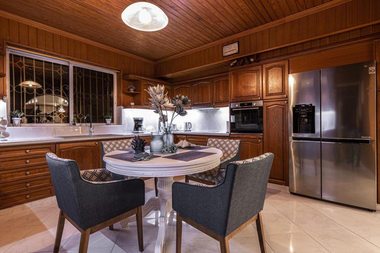 Kato Yerakarion Galadriel Villa With Private Pool & Jacuzzi מראה חיצוני תמונה