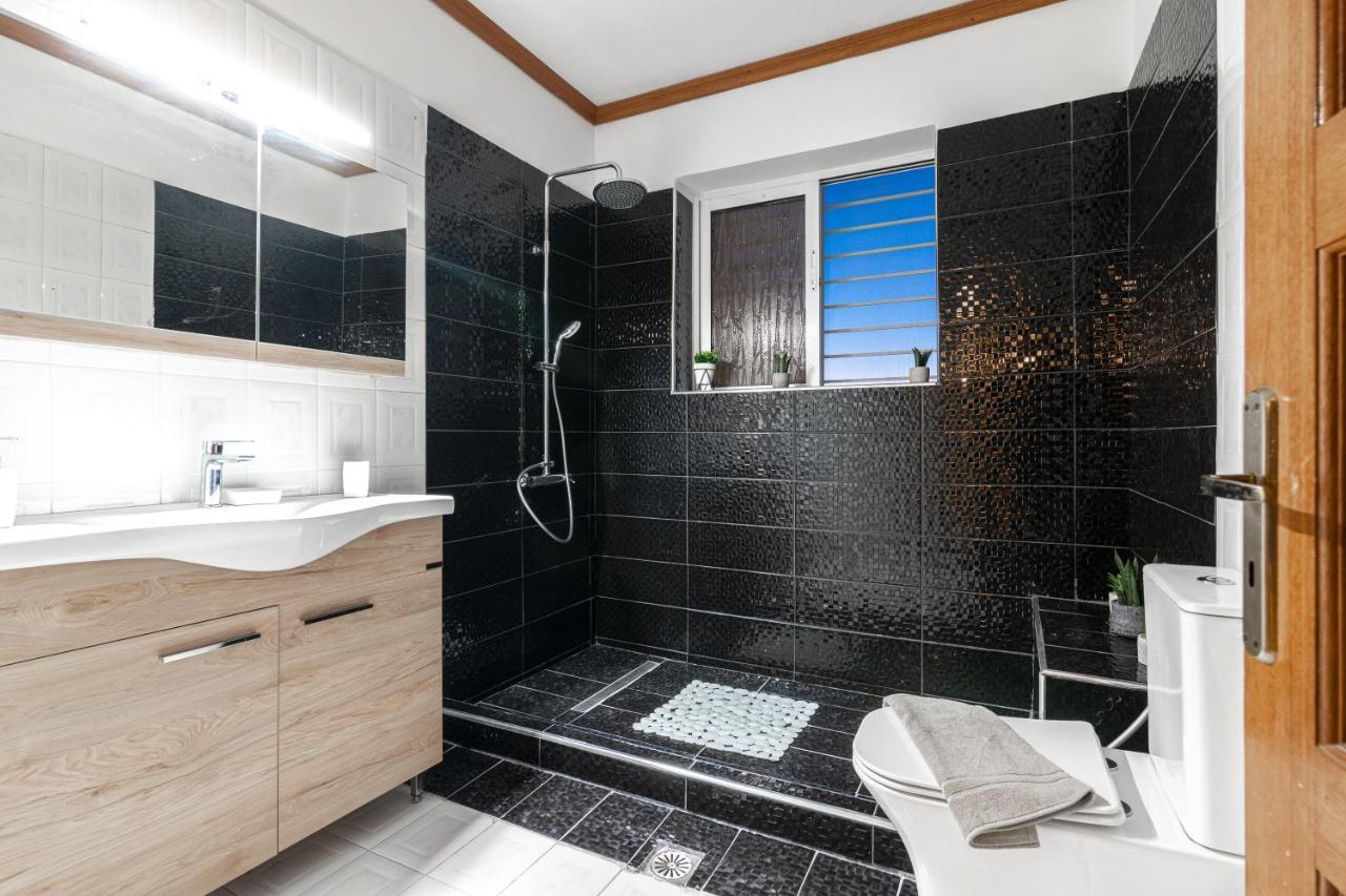 Kato Yerakarion Galadriel Villa With Private Pool & Jacuzzi מראה חיצוני תמונה