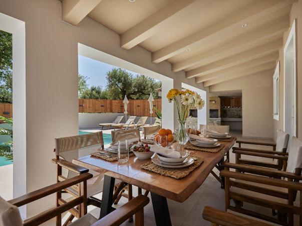 Kato Yerakarion Galadriel Villa With Private Pool & Jacuzzi מראה חיצוני תמונה